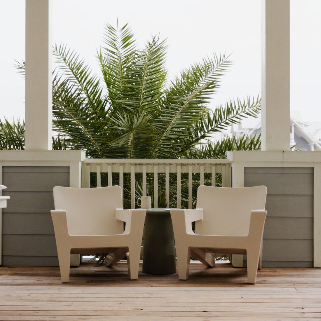 Coastal Comfort: The Best Outdoor Furniture for Beach Homes That Won’t Rust or Fade