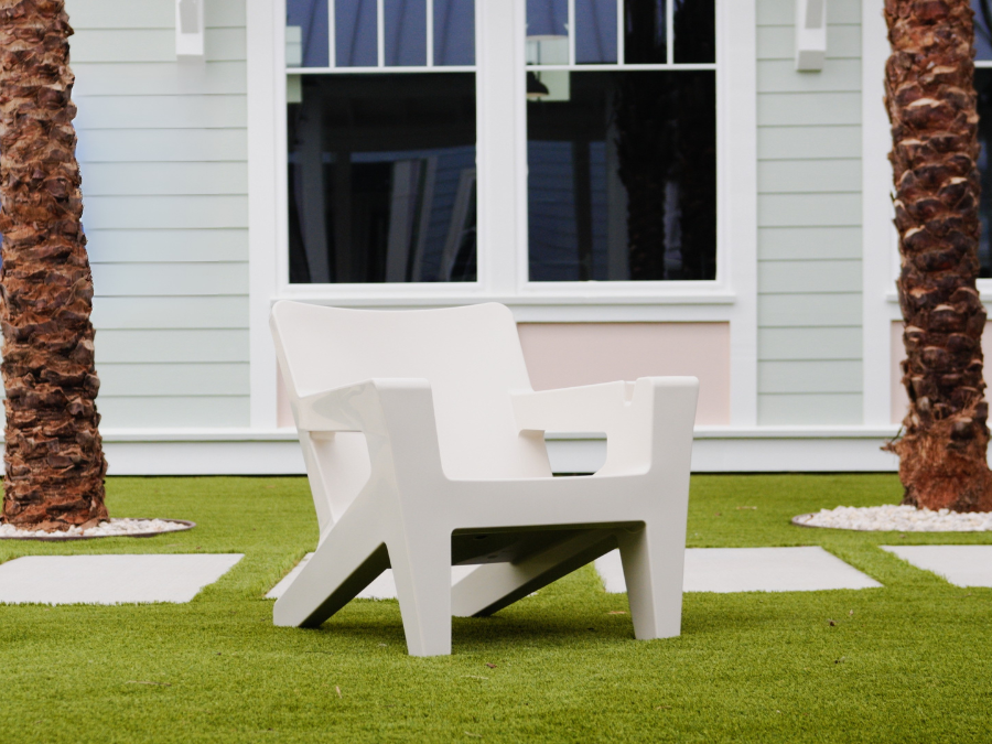 Bask Lounge Chair