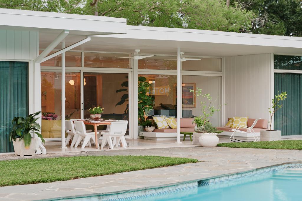 What Commercial Designers Really Need From Outdoor Furniture
