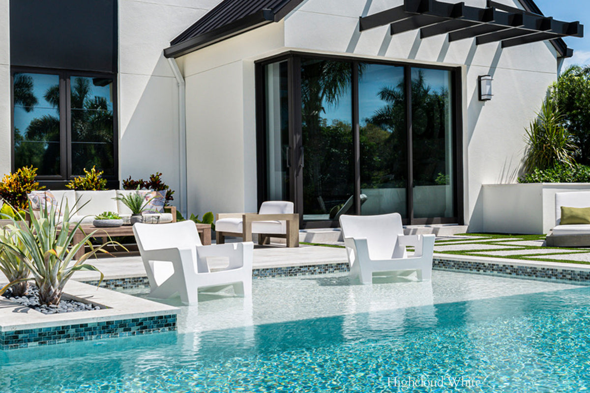 Tupelo Bask Chair Highcloud White in pool