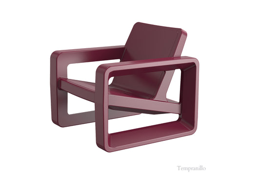 Tupelo Deck Chair Tempranillo on white background
