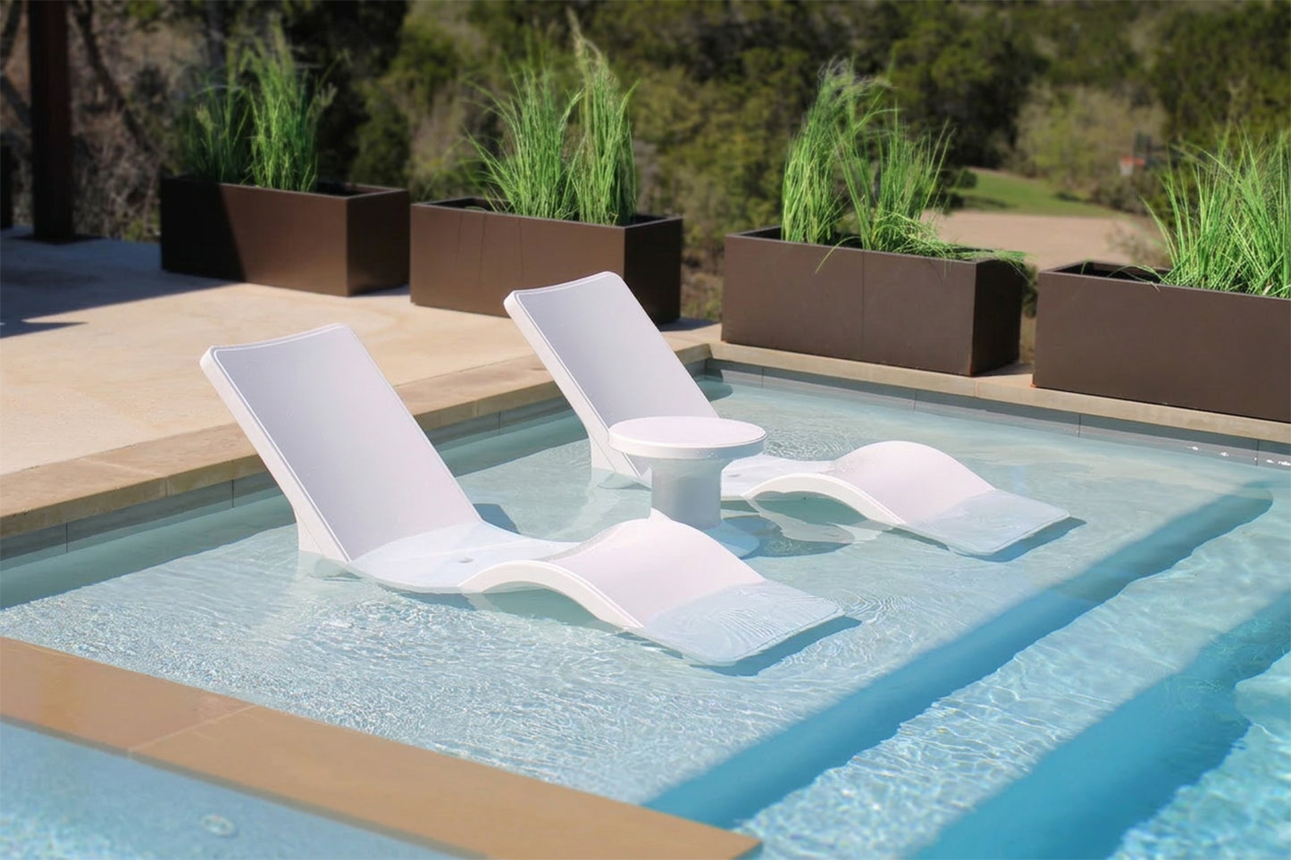 2 Line Chaise and Side Table - Highcloud White