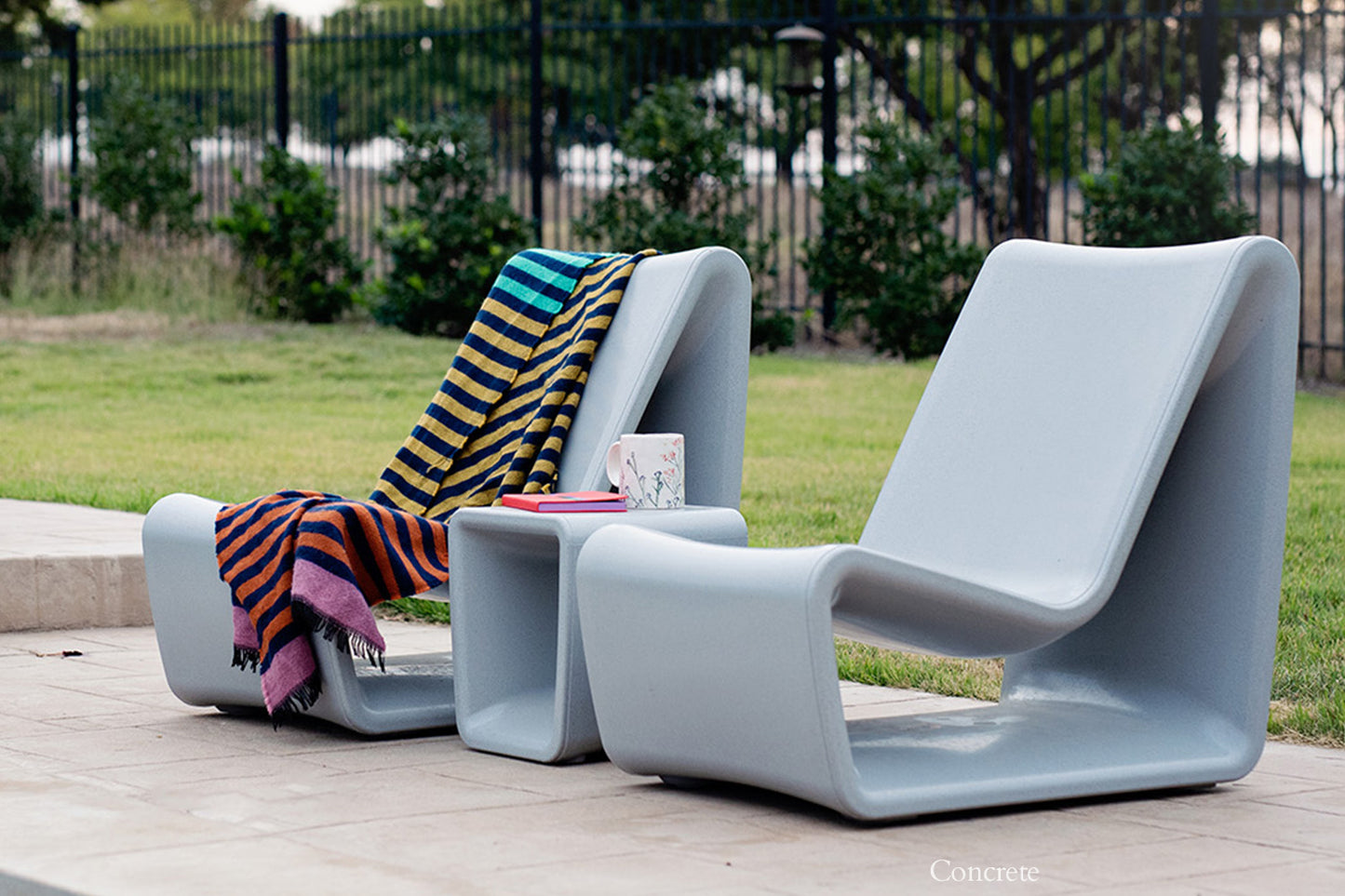 Loop Side Table - Concrete